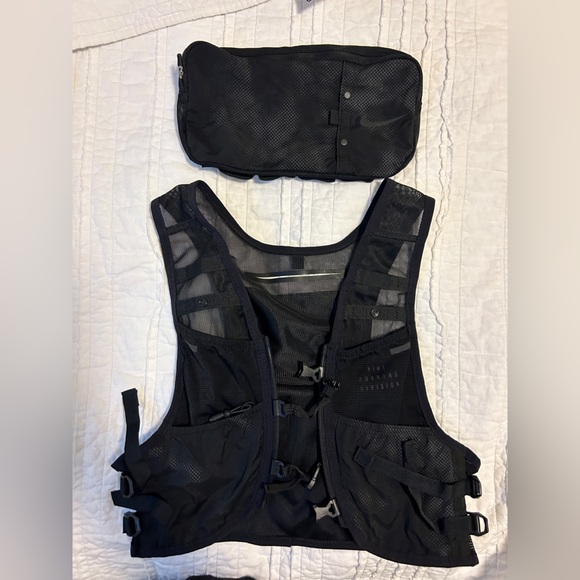 Nike Running Division Vest - Picture 3 of 4